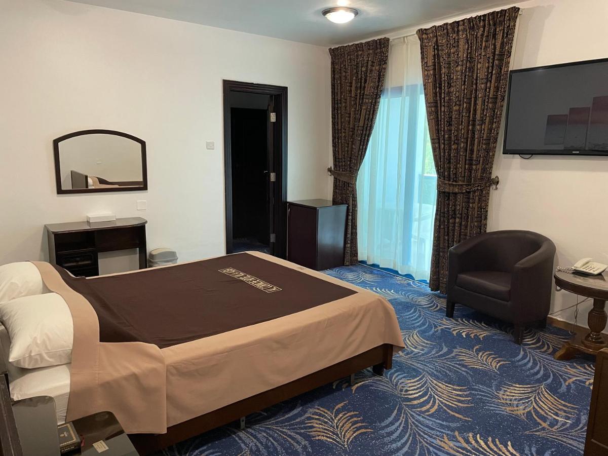 Al Corniche Hotel Шарджа Екстер'єр фото