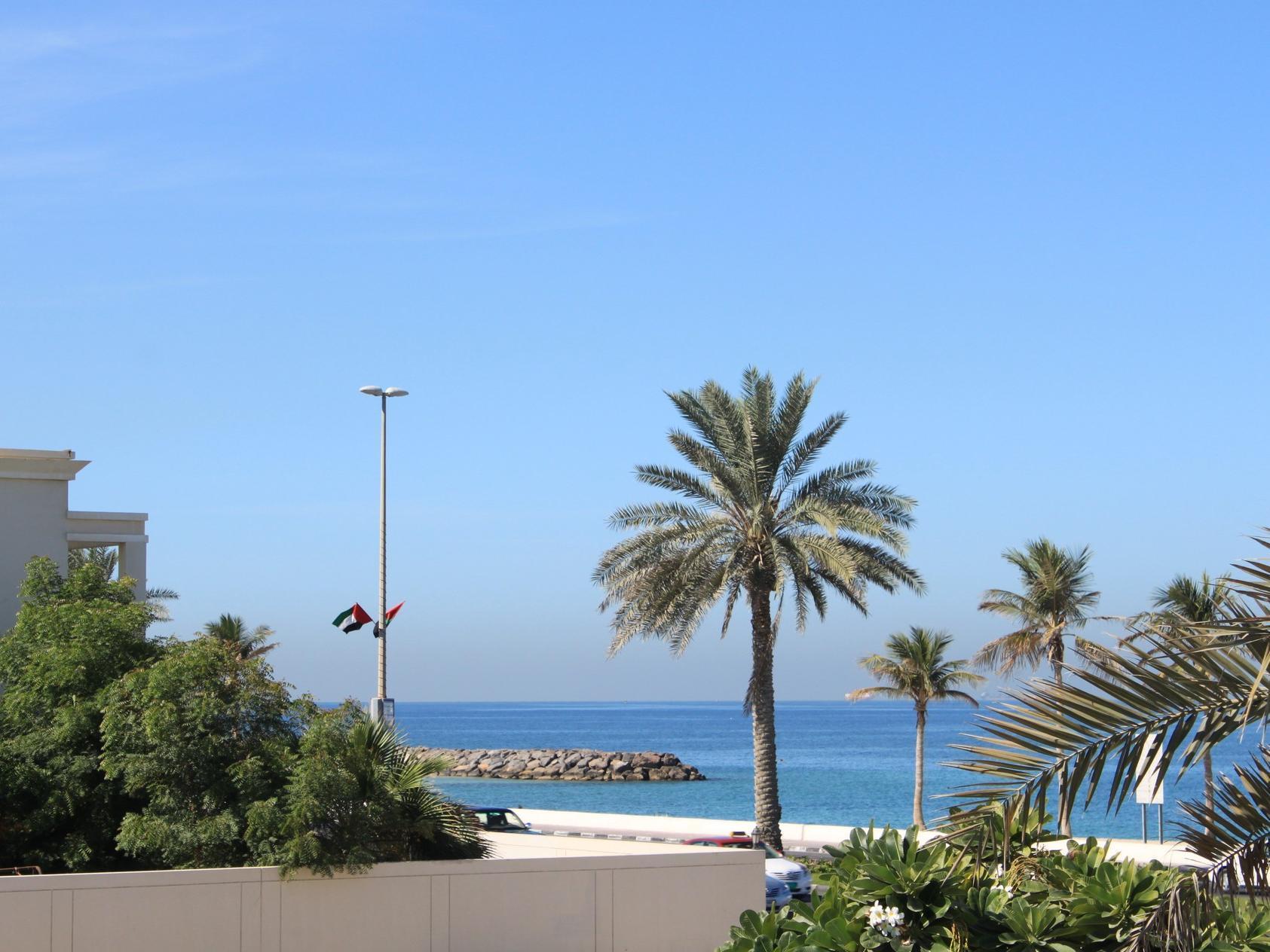 Al Corniche Hotel Шарджа Екстер'єр фото